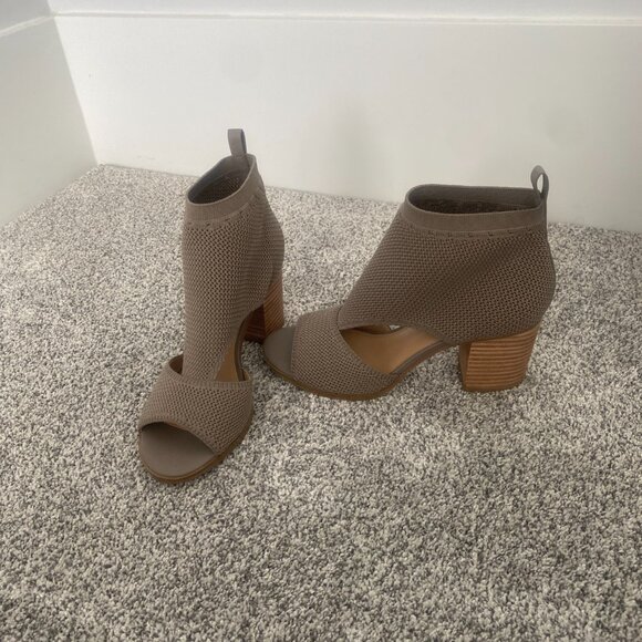 Violet & Red Tan Peep Toe Block Heel Booties – Size 8.5 (Never Worn) - Picture 2 of 6